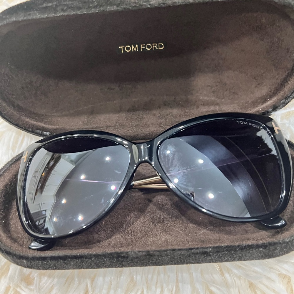 Tom Ford ‘Reveka’ Sunglasses in Havana - Picture 3 of 10